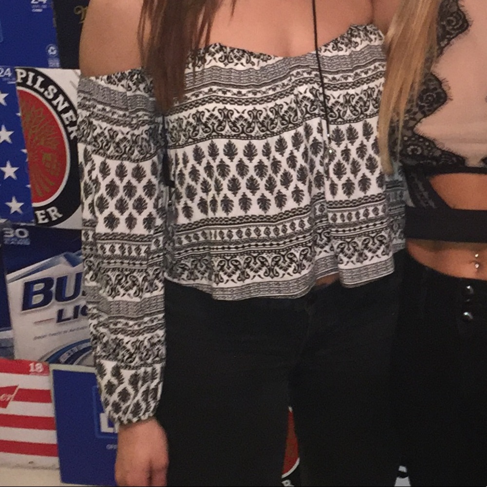 Patterned Off The Shoulder Top - Picture 2 of 2